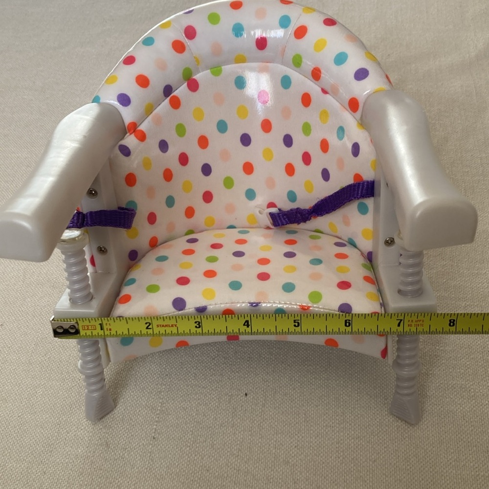 AMERICAN GIRL | Doll Treat Seat - Polka Dot Doll Clip-on Booster Seat - Picture 14 of 16